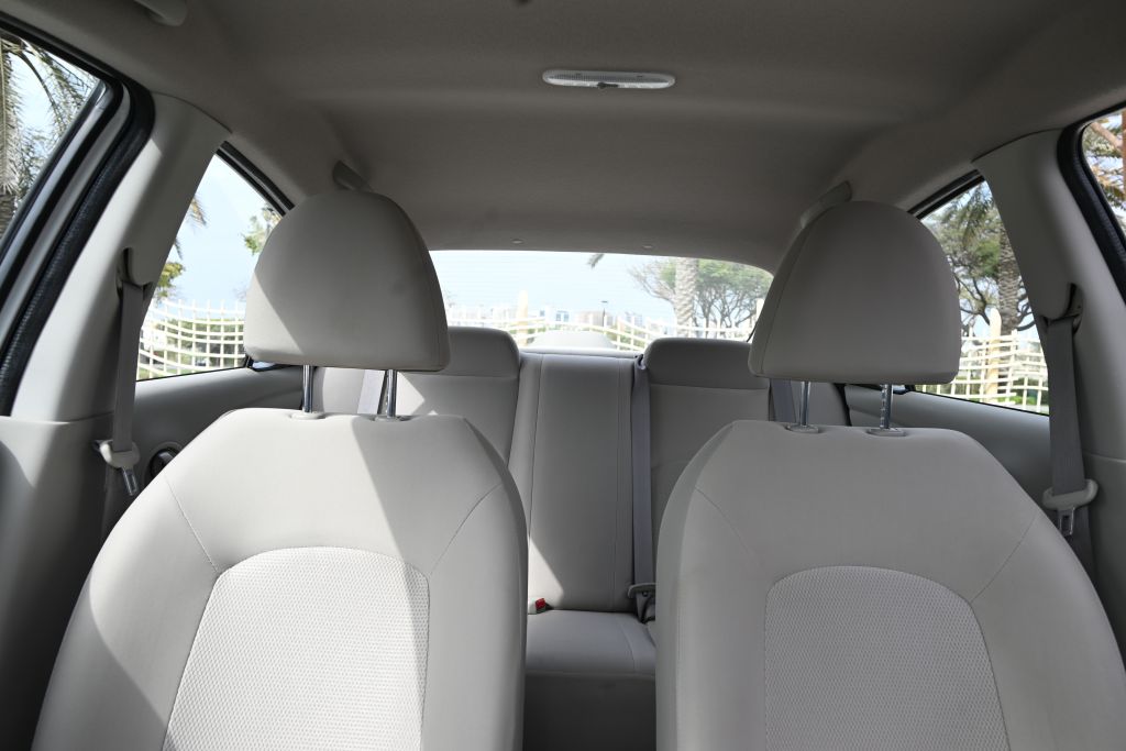 Nissan Sunny SV (2021)