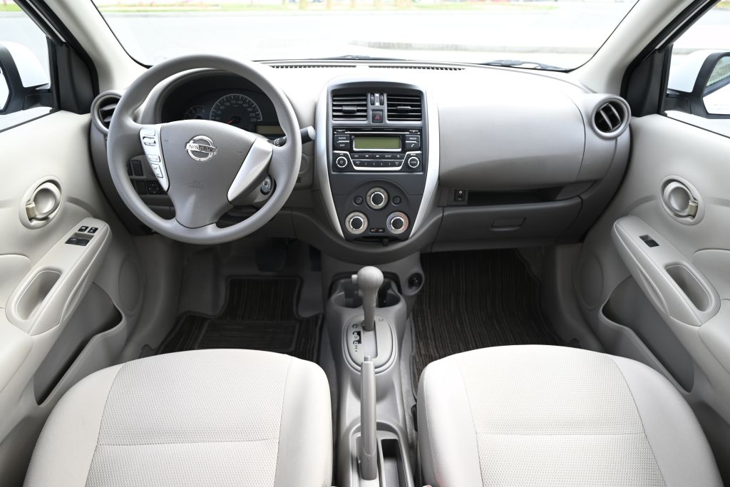 Nissan Sunny SV (2021)