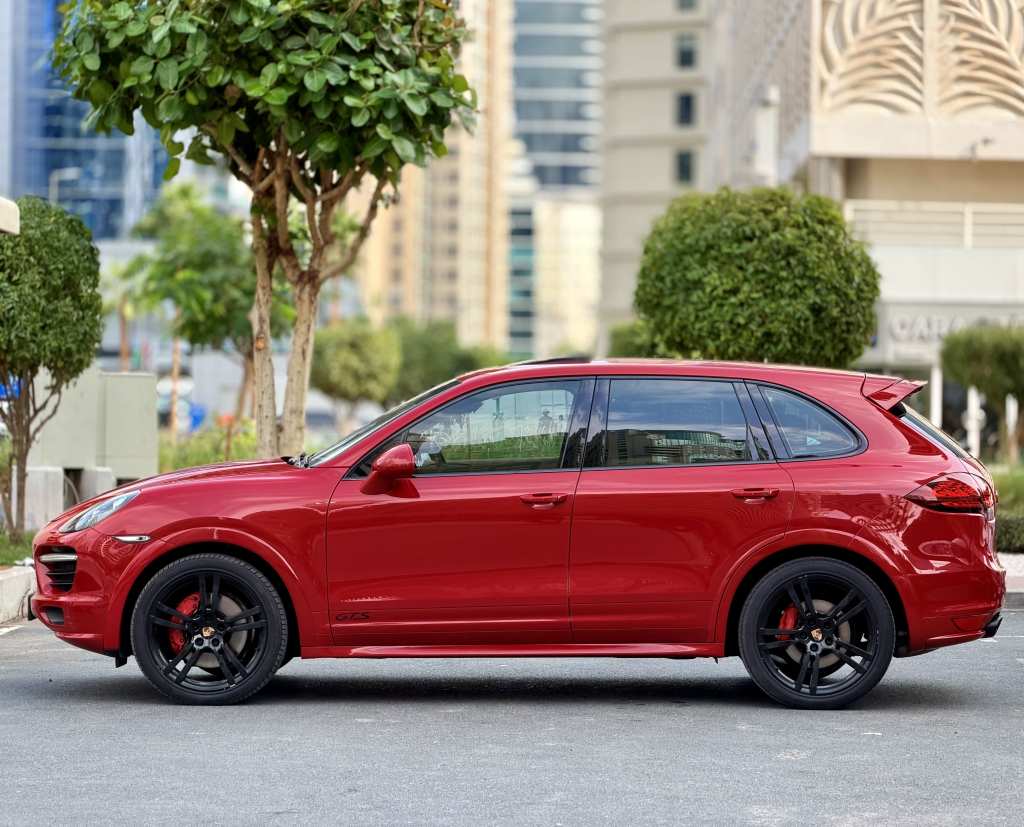 Porsche Cayenne GTS (2013)