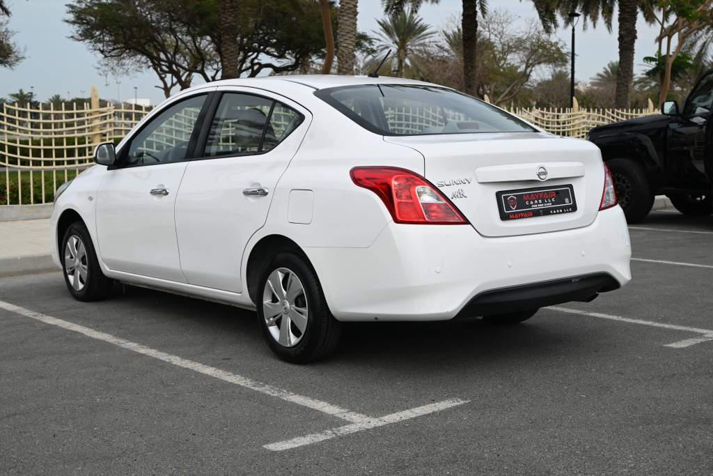 Nissan Sunny SV (2021)