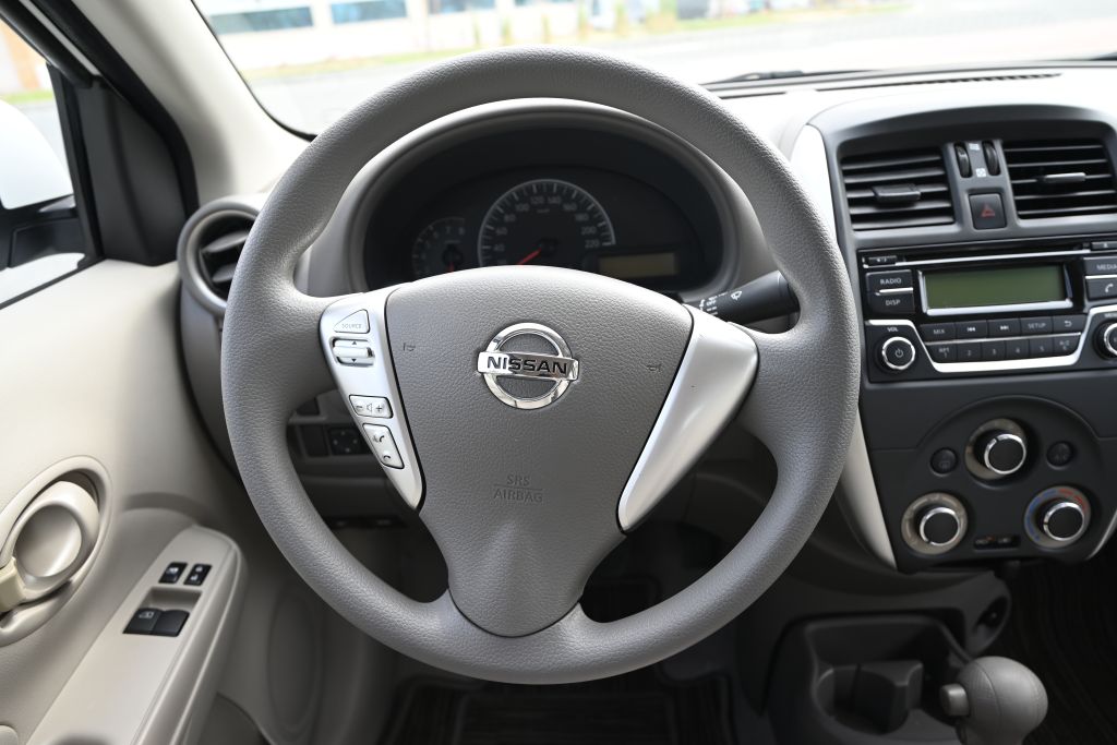 Nissan Sunny SV (2021)