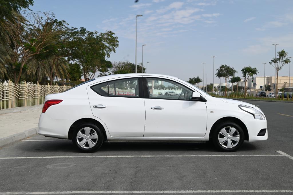 Nissan Sunny SV (2021)